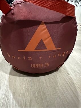 Basin and Range Uinta Sleeping Bag: 30F Synthetic